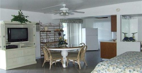 The Villas Of Palm Springs Exterior photo