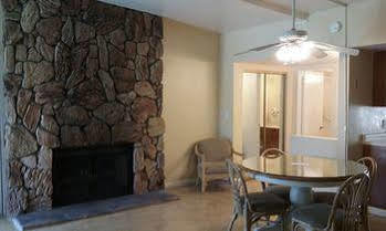 The Villas Of Palm Springs Exterior photo